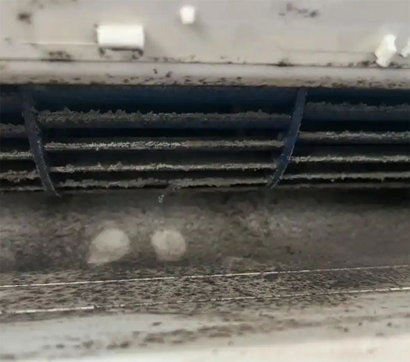 嘉陵空调吹的风有股烧焦味是怎么回事